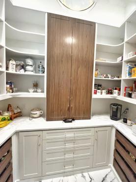 PANTRY.JPG